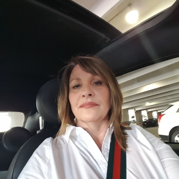 Meet your Posher, Kim - Picture 2 of 2